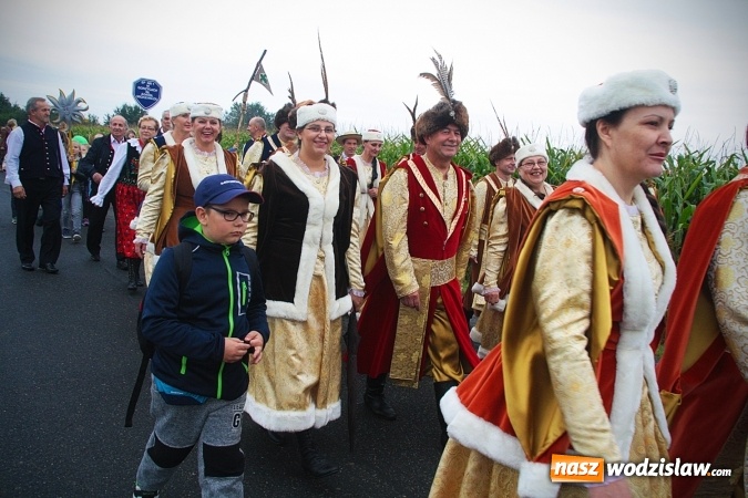 Zdjęcie w galerii na portalu naszwodzislaw.com: Koniec żniw, rolnicy świętują. Gorzyce zamykają maraton dożynkowy. ZDJĘCIA  wiadomości z regionu