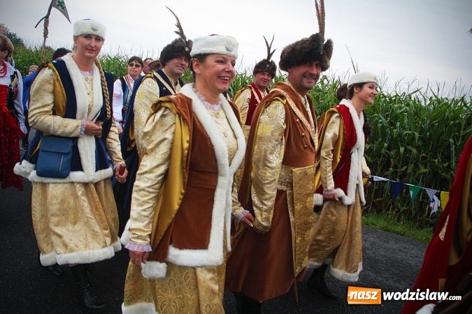 Zdjęcie w galerii na portalu naszwodzislaw.com: Koniec żniw, rolnicy świętują. Gorzyce zamykają maraton dożynkowy. ZDJĘCIA  wiadomości z regionu
