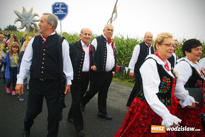 Zdjęcie w galerii na portalu naszwodzislaw.com: Koniec żniw, rolnicy świętują. Gorzyce zamykają maraton dożynkowy. ZDJĘCIA  wiadomości z regionu