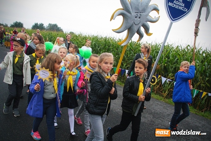 Zdjęcie w galerii na portalu naszwodzislaw.com: Koniec żniw, rolnicy świętują. Gorzyce zamykają maraton dożynkowy. ZDJĘCIA  wiadomości z regionu
