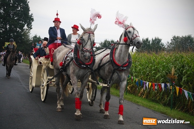 Zdjęcie w galerii na portalu naszwodzislaw.com: Koniec żniw, rolnicy świętują. Gorzyce zamykają maraton dożynkowy. ZDJĘCIA  wiadomości z regionu