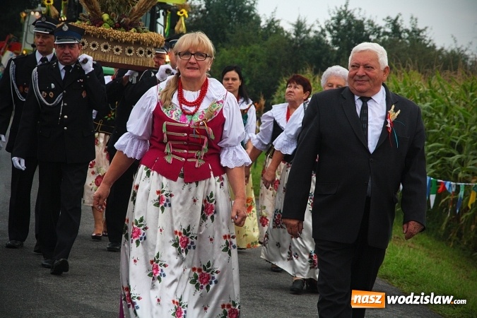 Zdjęcie w galerii na portalu naszwodzislaw.com: Koniec żniw, rolnicy świętują. Gorzyce zamykają maraton dożynkowy. ZDJĘCIA  wiadomości z regionu