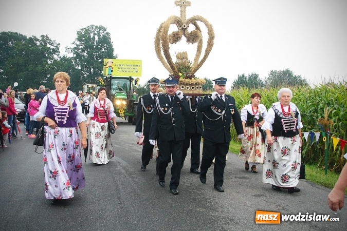 Zdjęcie w galerii na portalu naszwodzislaw.com: Koniec żniw, rolnicy świętują. Gorzyce zamykają maraton dożynkowy. ZDJĘCIA  wiadomości z regionu