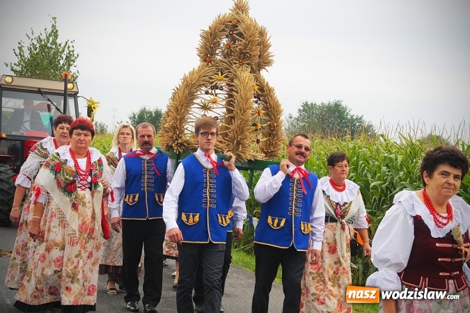 Zdjęcie w galerii na portalu naszwodzislaw.com: Koniec żniw, rolnicy świętują. Gorzyce zamykają maraton dożynkowy. ZDJĘCIA  wiadomości z regionu