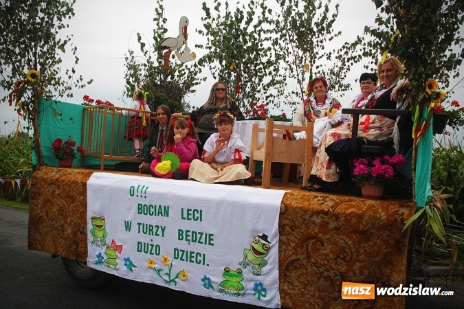 Zdjęcie w galerii na portalu naszwodzislaw.com: Koniec żniw, rolnicy świętują. Gorzyce zamykają maraton dożynkowy. ZDJĘCIA  wiadomości z regionu