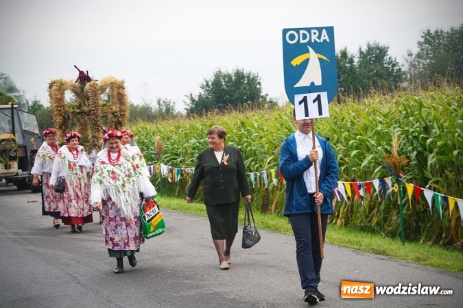 Zdjęcie w galerii na portalu naszwodzislaw.com: Koniec żniw, rolnicy świętują. Gorzyce zamykają maraton dożynkowy. ZDJĘCIA  wiadomości z regionu