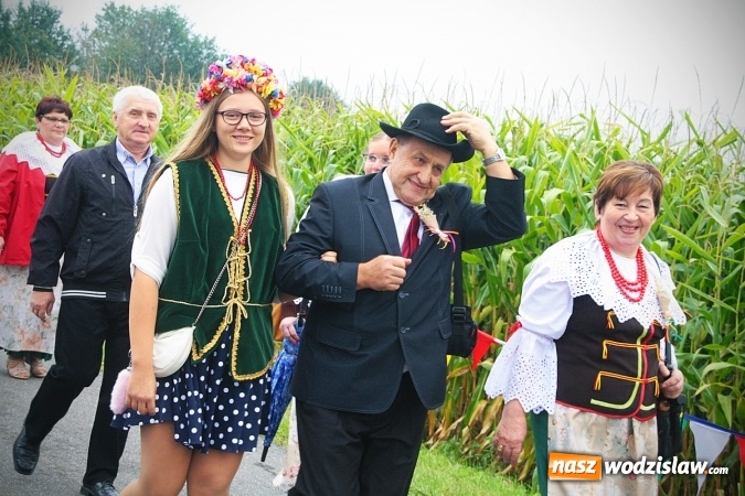 Zdjęcie w galerii na portalu naszwodzislaw.com: Koniec żniw, rolnicy świętują. Gorzyce zamykają maraton dożynkowy. ZDJĘCIA  wiadomości z regionu