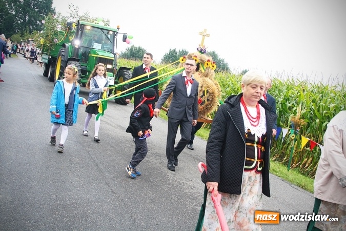 Zdjęcie w galerii na portalu naszwodzislaw.com: Koniec żniw, rolnicy świętują. Gorzyce zamykają maraton dożynkowy. ZDJĘCIA  wiadomości z regionu