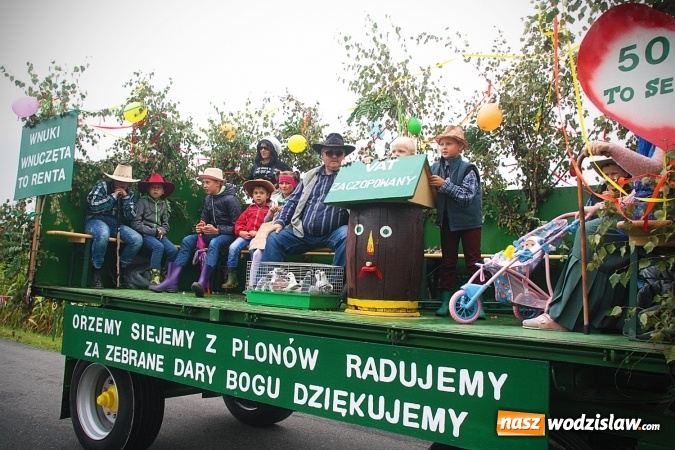 Zdjęcie w galerii na portalu naszwodzislaw.com: Koniec żniw, rolnicy świętują. Gorzyce zamykają maraton dożynkowy. ZDJĘCIA  wiadomości z regionu