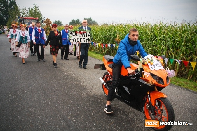 Zdjęcie w galerii na portalu naszwodzislaw.com: Koniec żniw, rolnicy świętują. Gorzyce zamykają maraton dożynkowy. ZDJĘCIA  wiadomości z regionu
