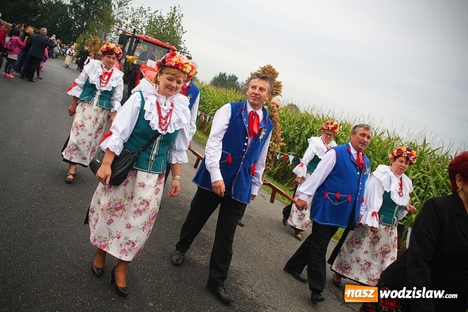 Zdjęcie w galerii na portalu naszwodzislaw.com: Koniec żniw, rolnicy świętują. Gorzyce zamykają maraton dożynkowy. ZDJĘCIA  wiadomości z regionu