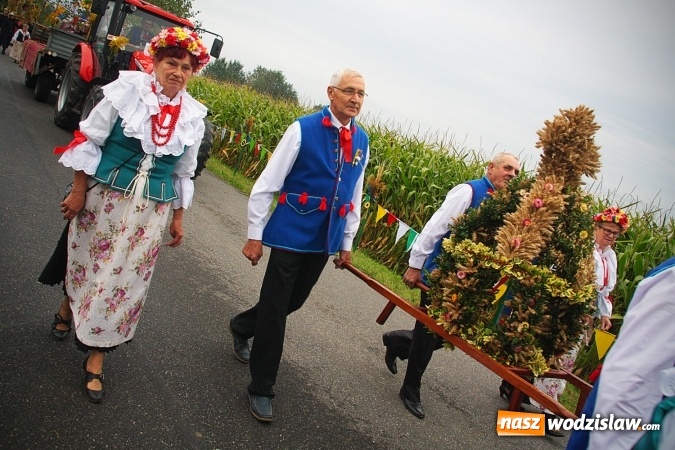 Zdjęcie w galerii na portalu naszwodzislaw.com: Koniec żniw, rolnicy świętują. Gorzyce zamykają maraton dożynkowy. ZDJĘCIA  wiadomości z regionu