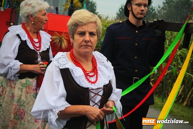 Zdjęcie w galerii na portalu naszwodzislaw.com: Koniec żniw, rolnicy świętują. Gorzyce zamykają maraton dożynkowy. ZDJĘCIA  wiadomości z regionu