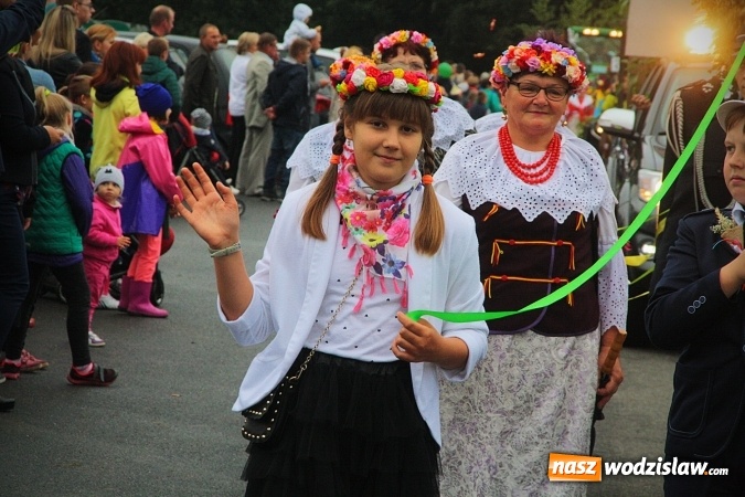 Zdjęcie w galerii na portalu naszwodzislaw.com: Koniec żniw, rolnicy świętują. Gorzyce zamykają maraton dożynkowy. ZDJĘCIA  wiadomości z regionu
