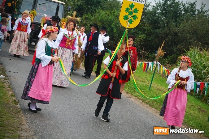 Zdjęcie w galerii na portalu naszwodzislaw.com: Koniec żniw, rolnicy świętują. Gorzyce zamykają maraton dożynkowy. ZDJĘCIA  wiadomości z regionu