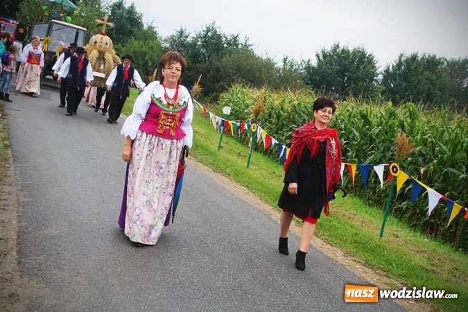 Zdjęcie w galerii na portalu naszwodzislaw.com: Koniec żniw, rolnicy świętują. Gorzyce zamykają maraton dożynkowy. ZDJĘCIA  wiadomości z regionu