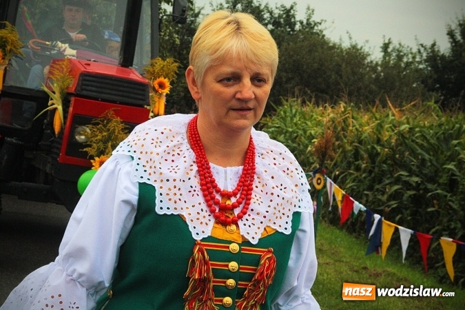 Zdjęcie w galerii na portalu naszwodzislaw.com: Koniec żniw, rolnicy świętują. Gorzyce zamykają maraton dożynkowy. ZDJĘCIA  wiadomości z regionu