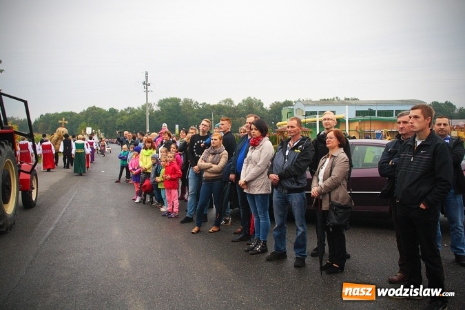 Zdjęcie w galerii na portalu naszwodzislaw.com: Koniec żniw, rolnicy świętują. Gorzyce zamykają maraton dożynkowy. ZDJĘCIA  wiadomości z regionu