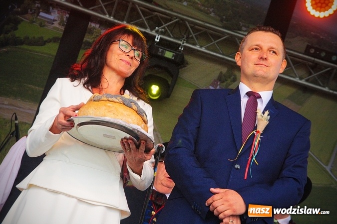 Zdjęcie w galerii na portalu naszwodzislaw.com: Koniec żniw, rolnicy świętują. Gorzyce zamykają maraton dożynkowy. ZDJĘCIA  wiadomości z regionu