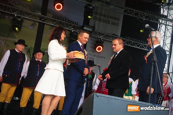 Zdjęcie w galerii na portalu naszwodzislaw.com: Koniec żniw, rolnicy świętują. Gorzyce zamykają maraton dożynkowy. ZDJĘCIA  wiadomości z regionu