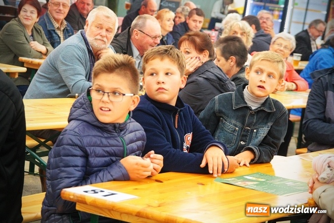 Zdjęcie w galerii na portalu naszwodzislaw.com: Dwa uderzenia i piwo się polało. Oktoberfest w Wodzisławiu trwa w najlepsze  wiadomości z regionu
