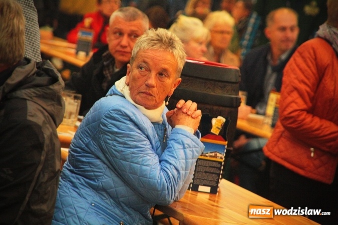 Zdjęcie w galerii na portalu naszwodzislaw.com: Dwa uderzenia i piwo się polało. Oktoberfest w Wodzisławiu trwa w najlepsze  wiadomości z regionu