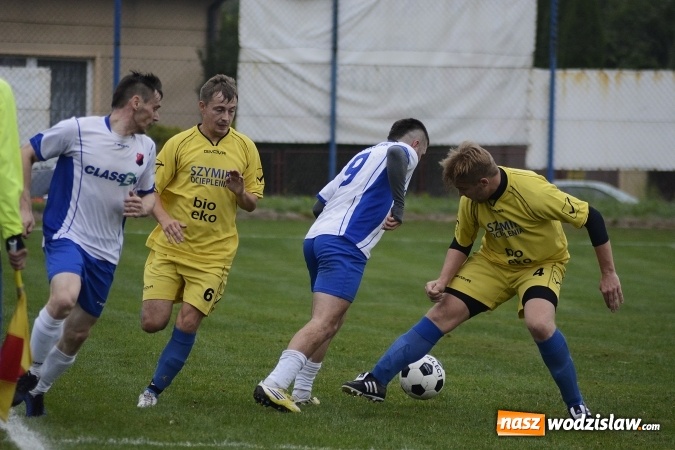 Zdjęcie w galerii na portalu naszwodzislaw.com: Kokoszyce nie miały problemów ze Zwonowicami wiadomości z regionu