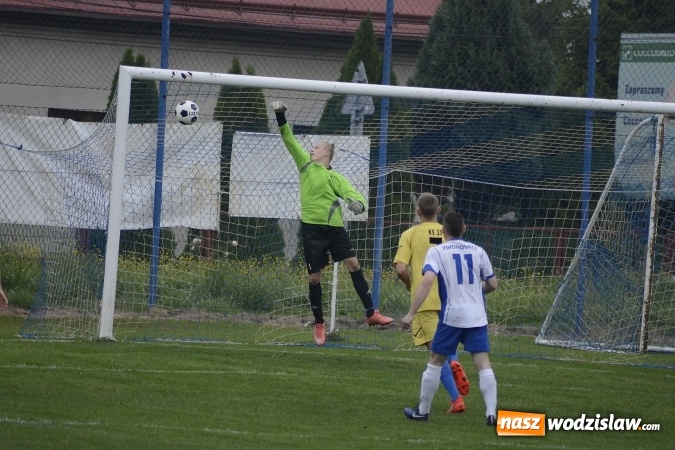 Zdjęcie w galerii na portalu naszwodzislaw.com: Kokoszyce nie miały problemów ze Zwonowicami wiadomości z regionu