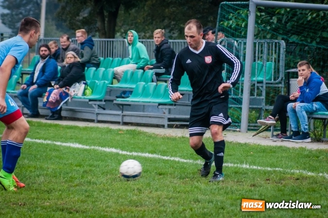 Zdjęcie w galerii na portalu naszwodzislaw.com: Wicher Płonia wstał z kolan i pokonał lidera z Bełsznicy wiadomości z regionu