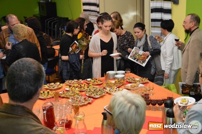 Zdjęcie w galerii na portalu naszwodzislaw.com: Obrazy na ludzkim ciele w Miejskim Ośrodku Kultury w Radlinie  wiadomości z regionu