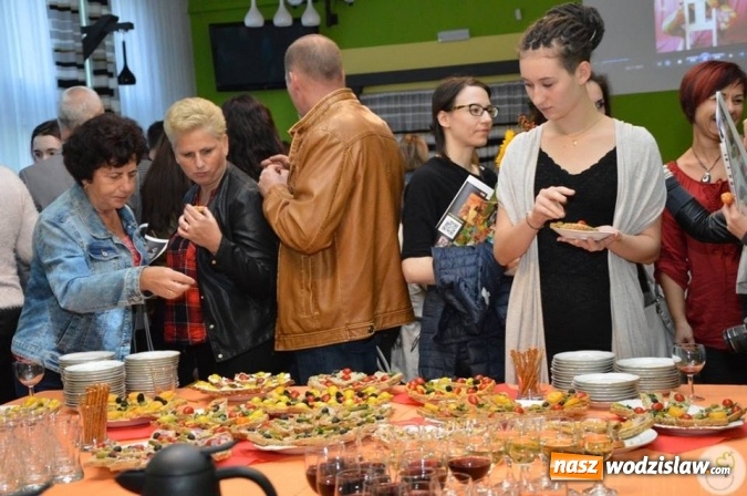 Zdjęcie w galerii na portalu naszwodzislaw.com: Obrazy na ludzkim ciele w Miejskim Ośrodku Kultury w Radlinie  wiadomości z regionu