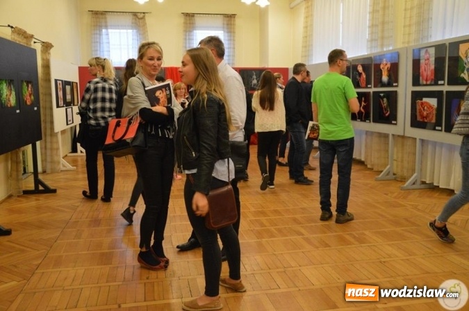 Zdjęcie w galerii na portalu naszwodzislaw.com: Obrazy na ludzkim ciele w Miejskim Ośrodku Kultury w Radlinie  wiadomości z regionu