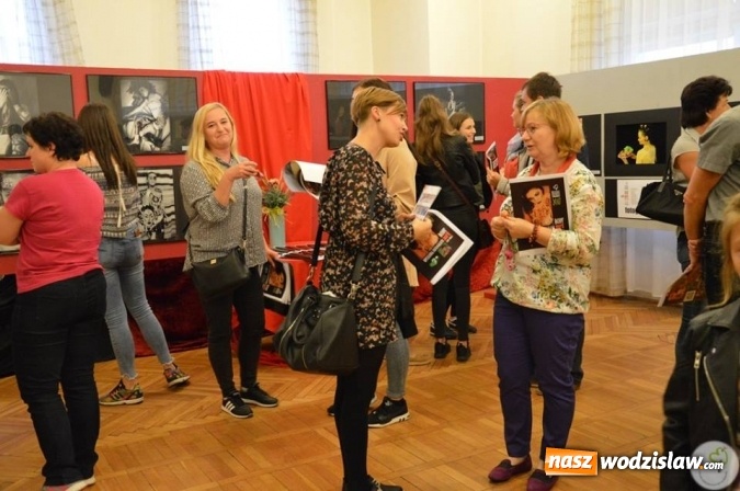 Zdjęcie w galerii na portalu naszwodzislaw.com: Obrazy na ludzkim ciele w Miejskim Ośrodku Kultury w Radlinie  wiadomości z regionu