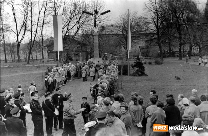Zdjęcie w galerii na portalu naszwodzislaw.com: Radlin: Pomnik powstańców wróci do historycznego miejsca wiadomości z regionu