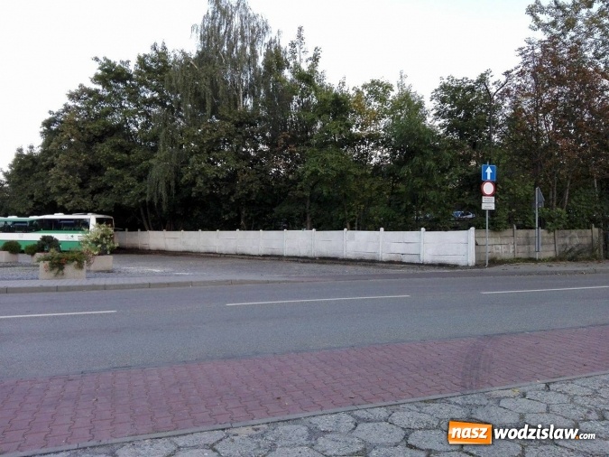Zdjęcie w galerii na portalu naszwodzislaw.com: Rydułtowy: Graficiarze odmienią płot wiadomości z regionu
