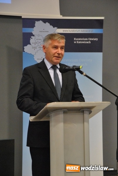 Zdjęcie w galerii na portalu naszwodzislaw.com: Kurator Oświaty spotkał się z olimpijczykami. Wśród nich byli uczniowie z naszych szkół  wiadomości z regionu