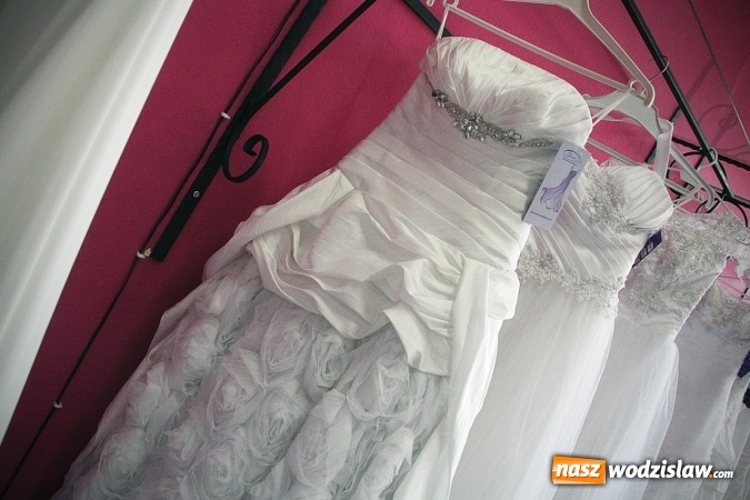 Zdjęcie w galerii na portalu naszwodzislaw.com: W tym miejscu każda, nawet najbardziej wymagająca kobieta znajdzie kreację dla siebie! Zapraszamy do rydułtowskiego salonu DIORI wiadomości z regionu