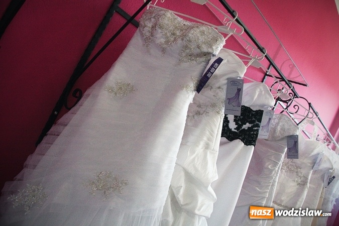Zdjęcie w galerii na portalu naszwodzislaw.com: W tym miejscu każda, nawet najbardziej wymagająca kobieta znajdzie kreację dla siebie! Zapraszamy do rydułtowskiego salonu DIORI wiadomości z regionu