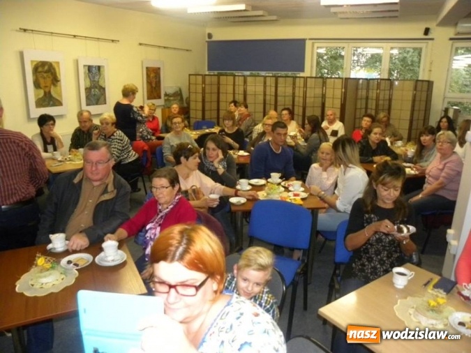 Zdjęcie w galerii na portalu naszwodzislaw.com: Poradnik Mistrzowskiego Życia. Adam Kin gościł w wodzisławskiej Bibliotece  wiadomości z regionu