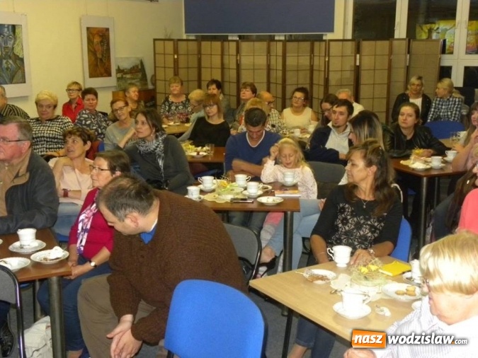 Zdjęcie w galerii na portalu naszwodzislaw.com: Poradnik Mistrzowskiego Życia. Adam Kin gościł w wodzisławskiej Bibliotece  wiadomości z regionu