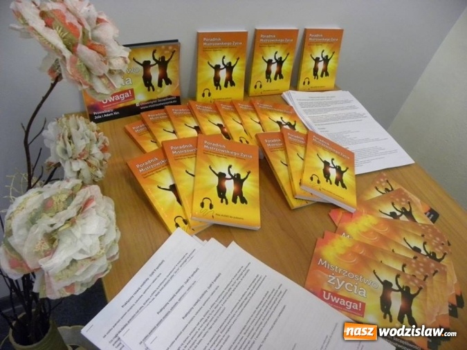 Zdjęcie w galerii na portalu naszwodzislaw.com: Poradnik Mistrzowskiego Życia. Adam Kin gościł w wodzisławskiej Bibliotece  wiadomości z regionu