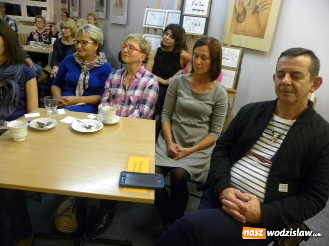 Zdjęcie w galerii na portalu naszwodzislaw.com: Poradnik Mistrzowskiego Życia. Adam Kin gościł w wodzisławskiej Bibliotece  wiadomości z regionu