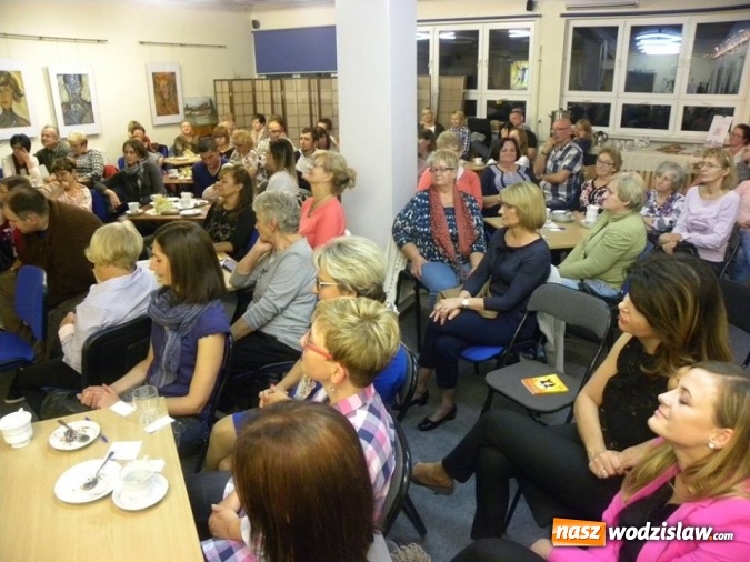 Zdjęcie w galerii na portalu naszwodzislaw.com: Poradnik Mistrzowskiego Życia. Adam Kin gościł w wodzisławskiej Bibliotece  wiadomości z regionu