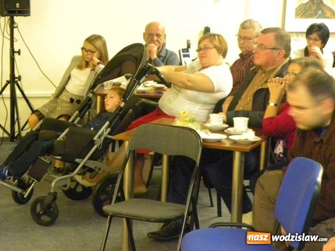 Zdjęcie w galerii na portalu naszwodzislaw.com: Poradnik Mistrzowskiego Życia. Adam Kin gościł w wodzisławskiej Bibliotece  wiadomości z regionu