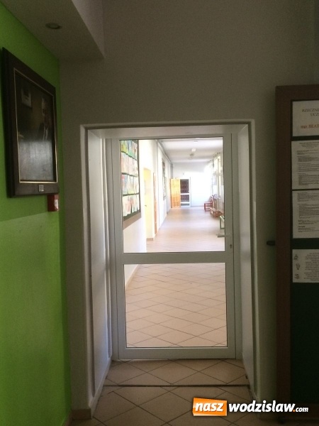 Zdjęcie w galerii na portalu naszwodzislaw.com: W ZPSWR jeszcze ładniej i bezpieczniej. Jakie zmiany przeszedł budynek szkoły? Sprawdź  wiadomości z regionu