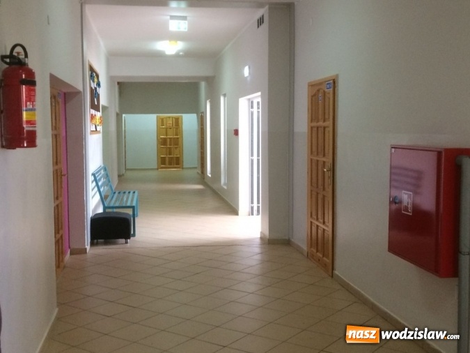 Zdjęcie w galerii na portalu naszwodzislaw.com: W ZPSWR jeszcze ładniej i bezpieczniej. Jakie zmiany przeszedł budynek szkoły? Sprawdź  wiadomości z regionu
