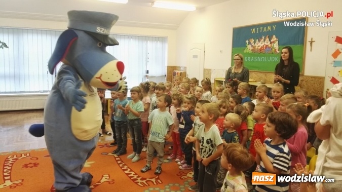 Zdjęcie w galerii na portalu naszwodzislaw.com: Policjanci o bezpieczeństwie z przedszkolakami ze Skrzyszowa  wiadomości z regionu