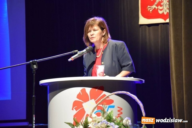 Zdjęcie w galerii na portalu naszwodzislaw.com: Nauczyciele dyplomowani odebrali tytuły w Rydułtowach wiadomości z regionu