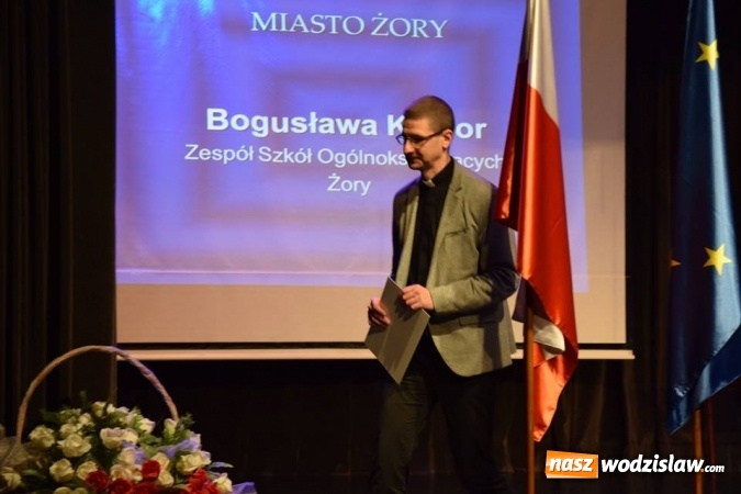 Zdjęcie w galerii na portalu naszwodzislaw.com: Nauczyciele dyplomowani odebrali tytuły w Rydułtowach wiadomości z regionu