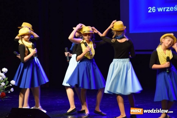 Zdjęcie w galerii na portalu naszwodzislaw.com: Nauczyciele dyplomowani odebrali tytuły w Rydułtowach wiadomości z regionu